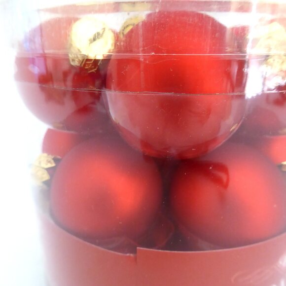 NEW 1.6” (40mm) CHRISTMAS GLASS BALL 42 ORNAMENTS MATTE RED LOT OF 2 TUBES - Picture 6 of 7